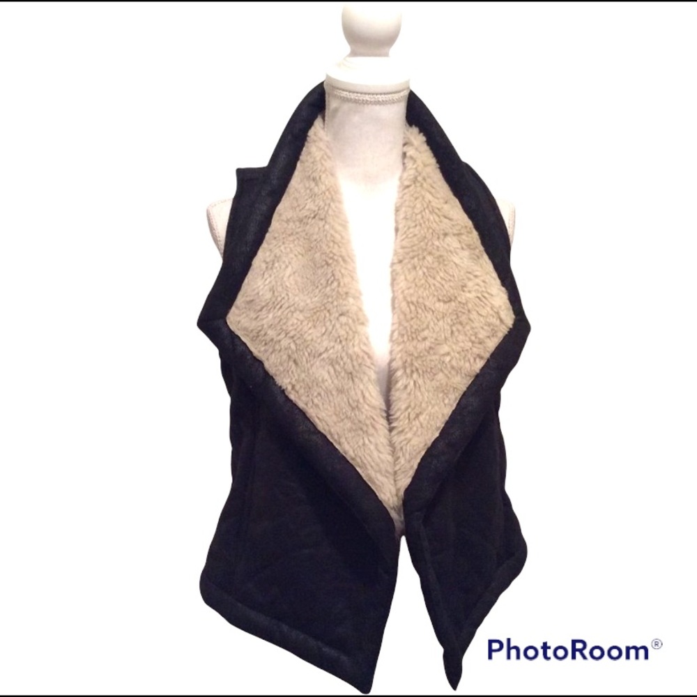 Sherpa lined faux surf BB Dakota outerwear vest.